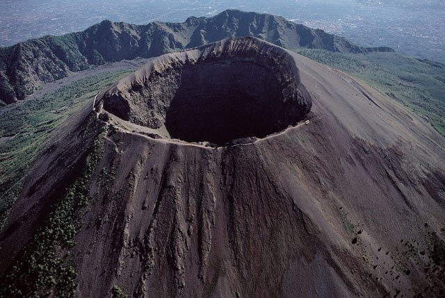 Vesuvio e La Valle dell'Inferno Trekking Campania