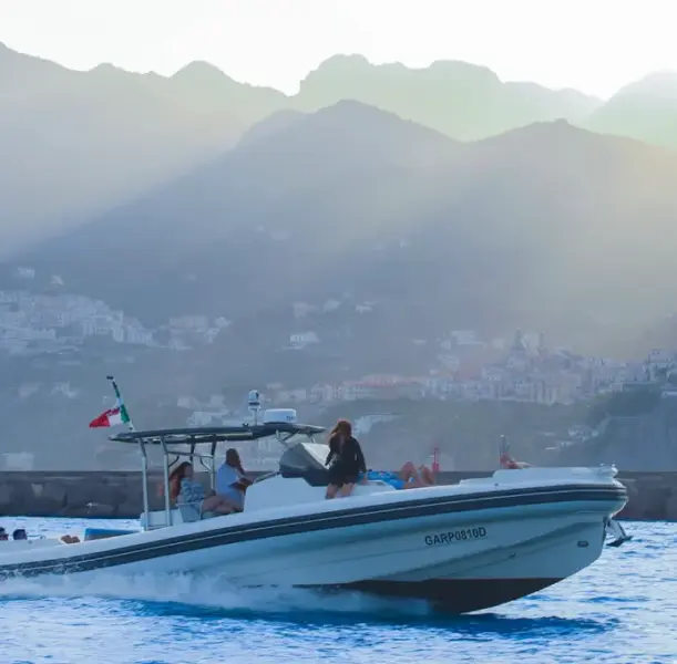 Alia Charter Salerno - Gommone Marlin 40 Lusso